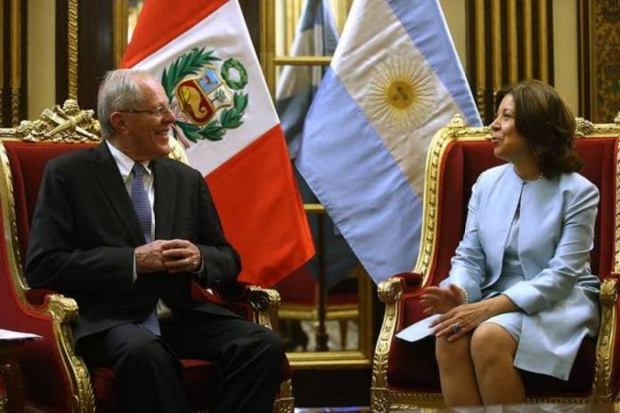 02 Correntina Embajadora Polonia