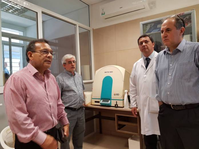 RECORRIDA HOSPITAL laboratorio