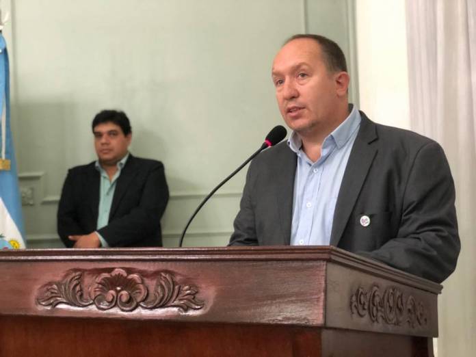 photo5084693528856078354