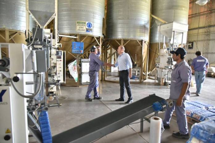 b3d75c3c-0c0b-43c1-a249-3cd1f58a364c(1)