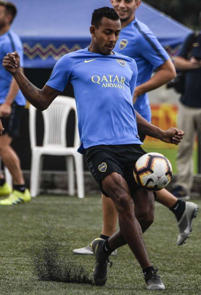 SDP190519-032F07-698x1024