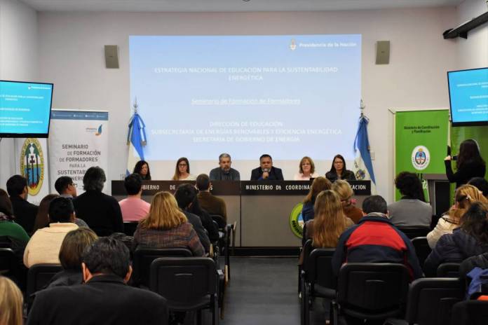 75e7c0df-3109-4d4e-b8a8-6ab91b809412