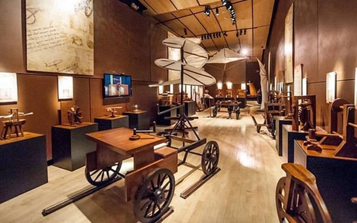 FERIA PROVINCIAL DEL LIBRO- Muestra Da Vinci (1)