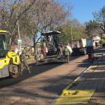Repavimentan la calle Chaco, entre las avenidas Costanera y Ferré