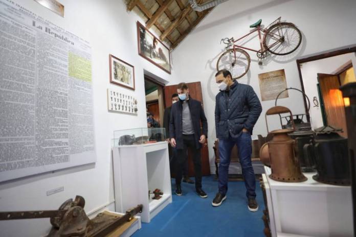 98725a84dd4b030a3a5d4538515377991372d81e