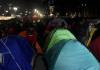 Piqueteros marcharon a Plaza de Mayo: instalaron carpas y pasan la noche a modo de protesta