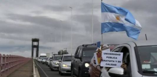 La comunidad universitaria vuelve a marchar en Corrientes y Resisitencia