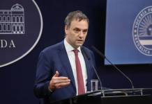 Un testimonio complica a Adorni por un pago de USD 21.000 por un alquiler